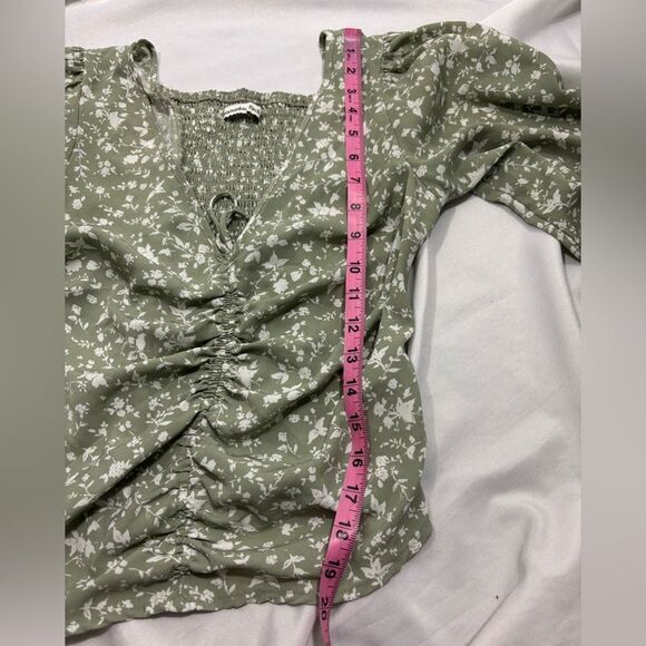 Abercrombie & Fitch Sage Green Floral Blouse Top Ruched Front Elastic Back - Picture 9 of 10